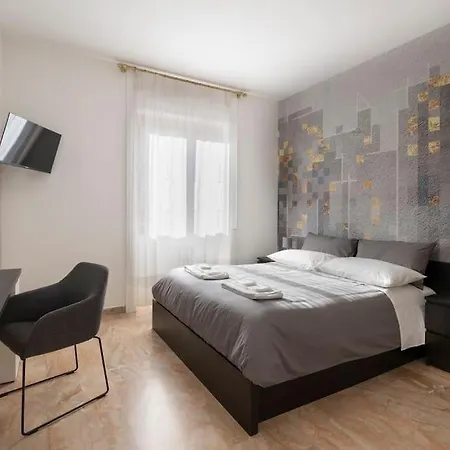 Prada - Wallpaper Apartment *